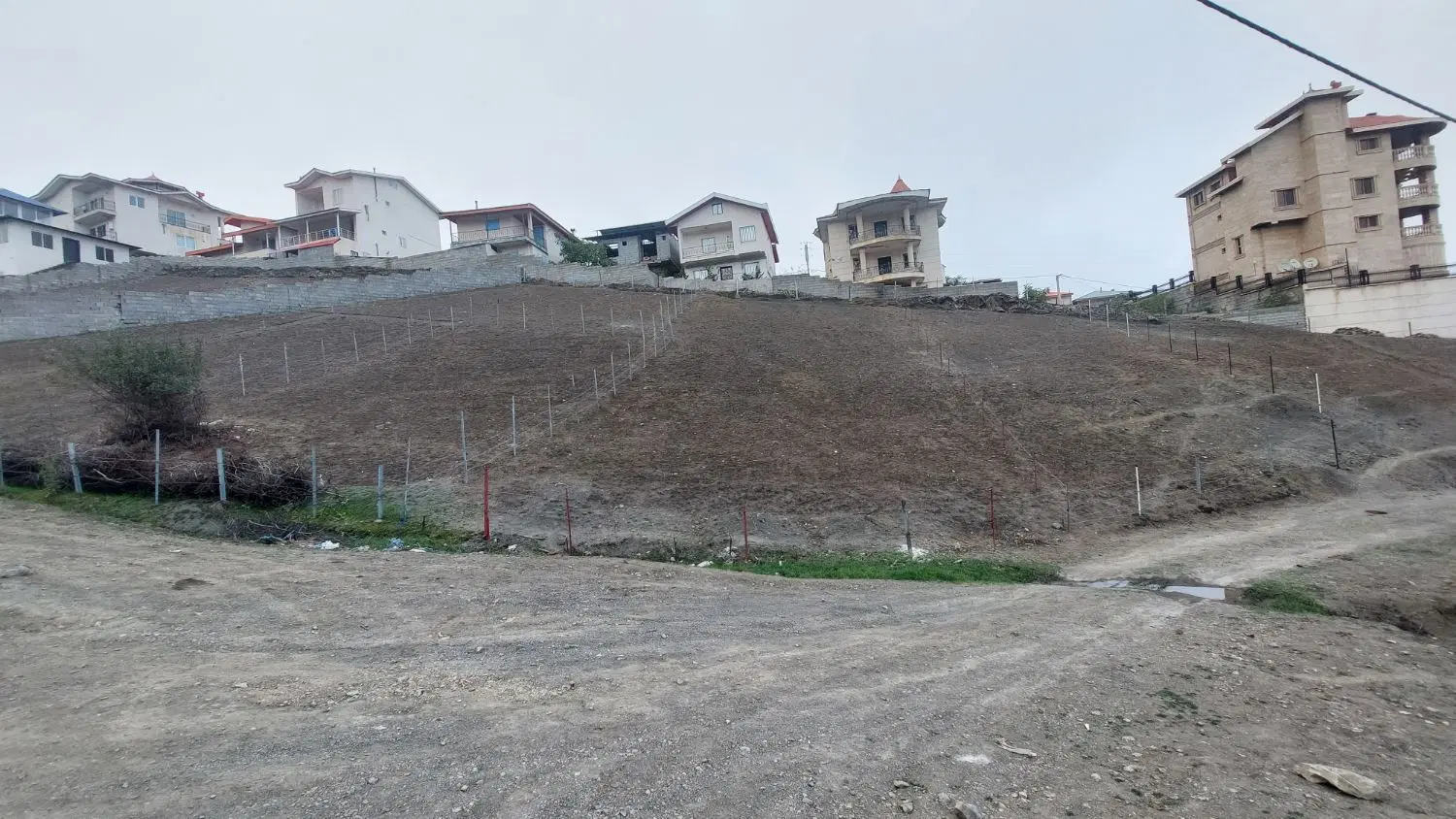 زمین دوکله در ییلاق زیبای اکراسر