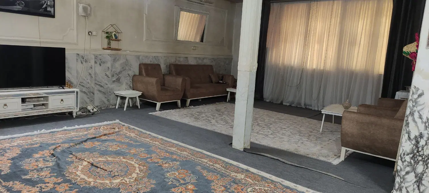 خانه حیاط دار ،طبقه اول ،100متر