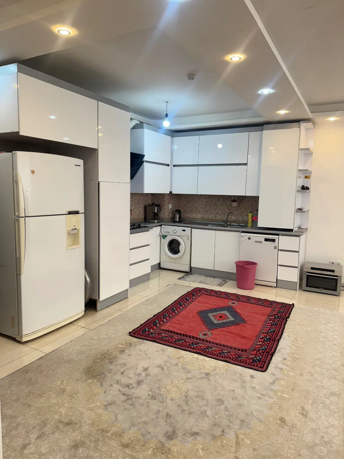 رهن و اجاره سه خوابه تک واحدی باهنرجنوبی