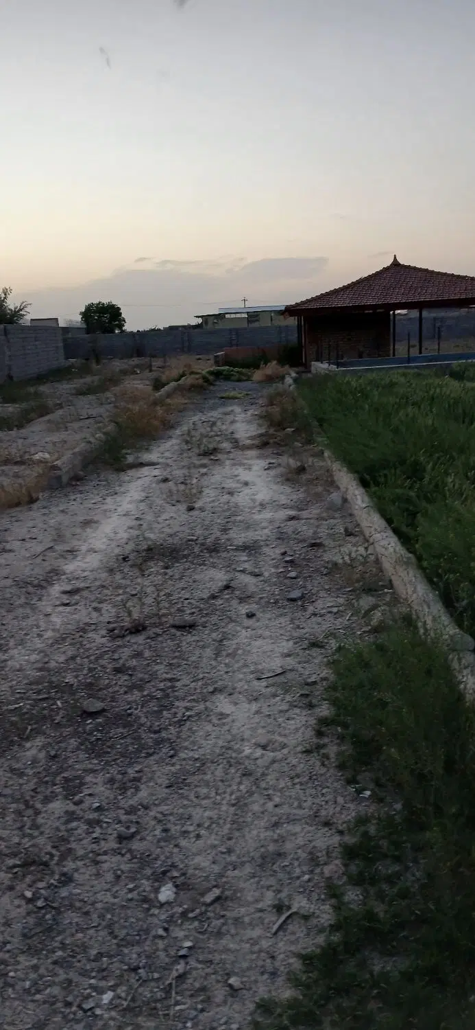 زمین ۱۴۰۰ متری