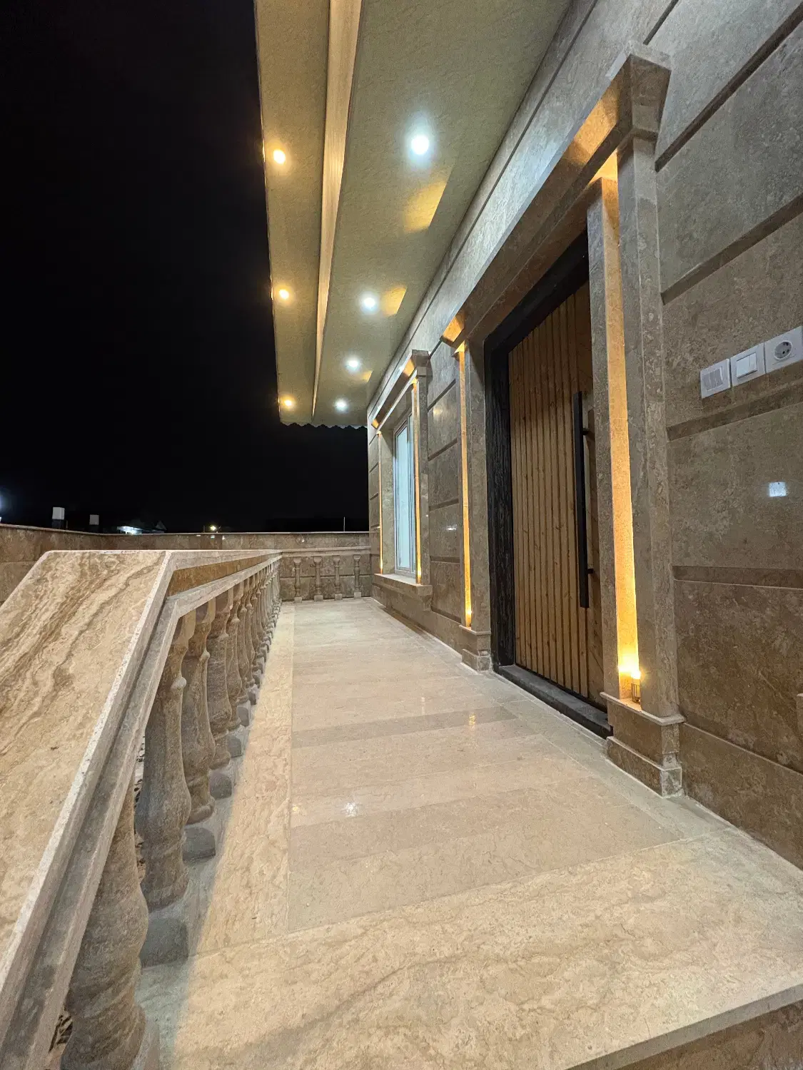 ویلای ۲۳۰ متری _ سند تک برگ _ نزدیک شهر