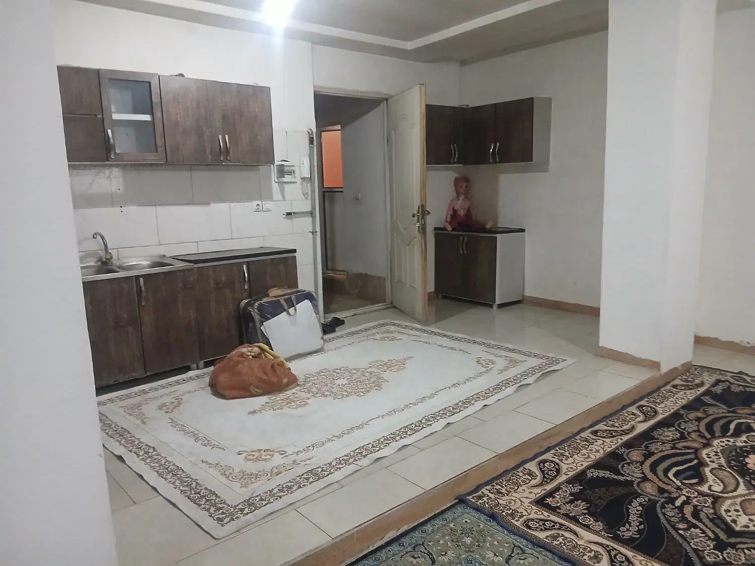 فرون اباد ۹۰متر واحد