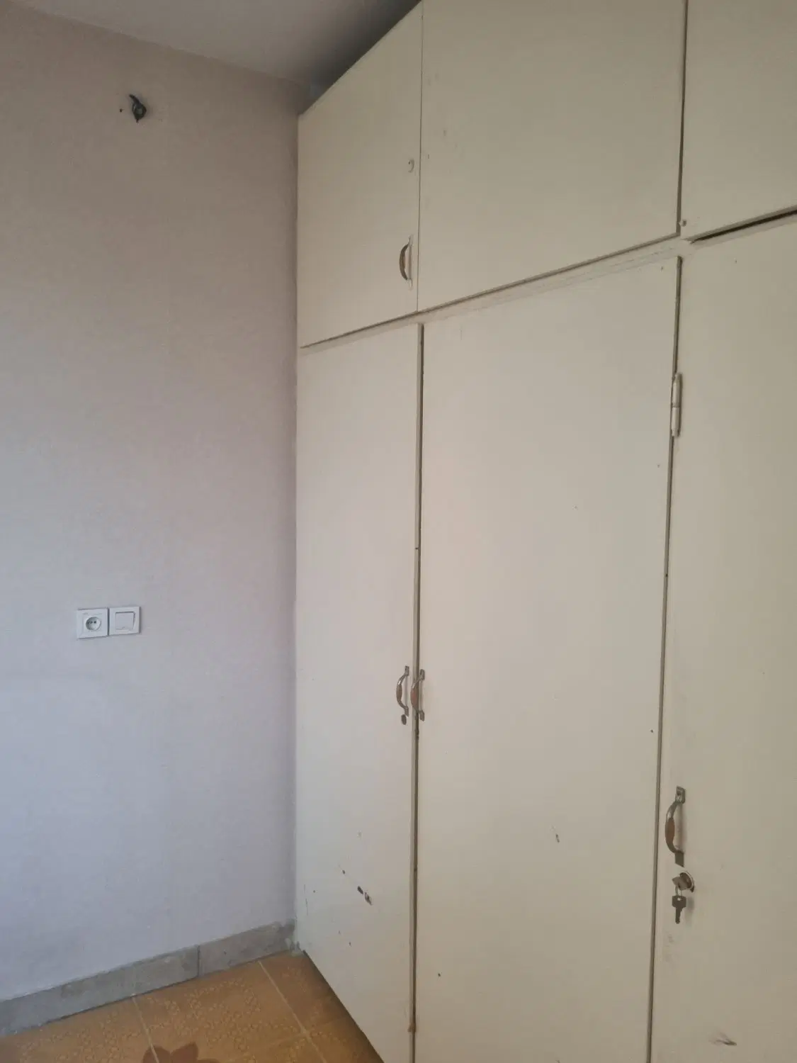 آپارتمان طبقه سوم محدود فدک
