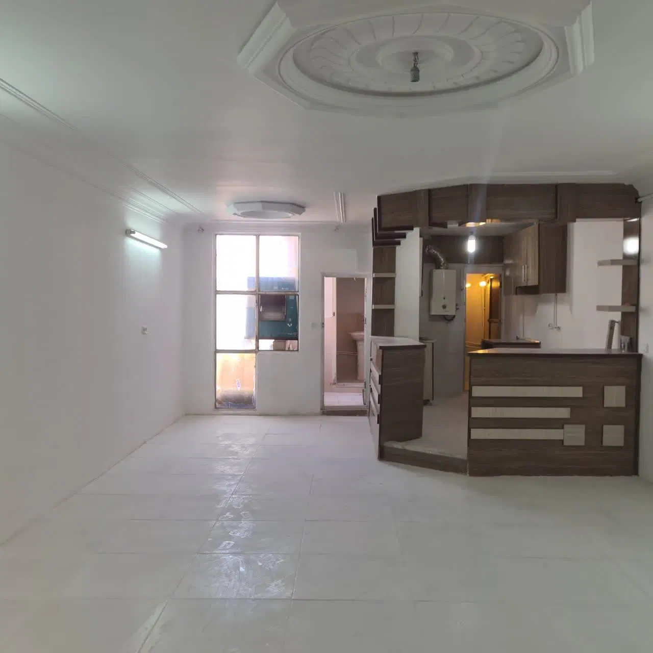خانه ۹۰ متری طبقه سوم