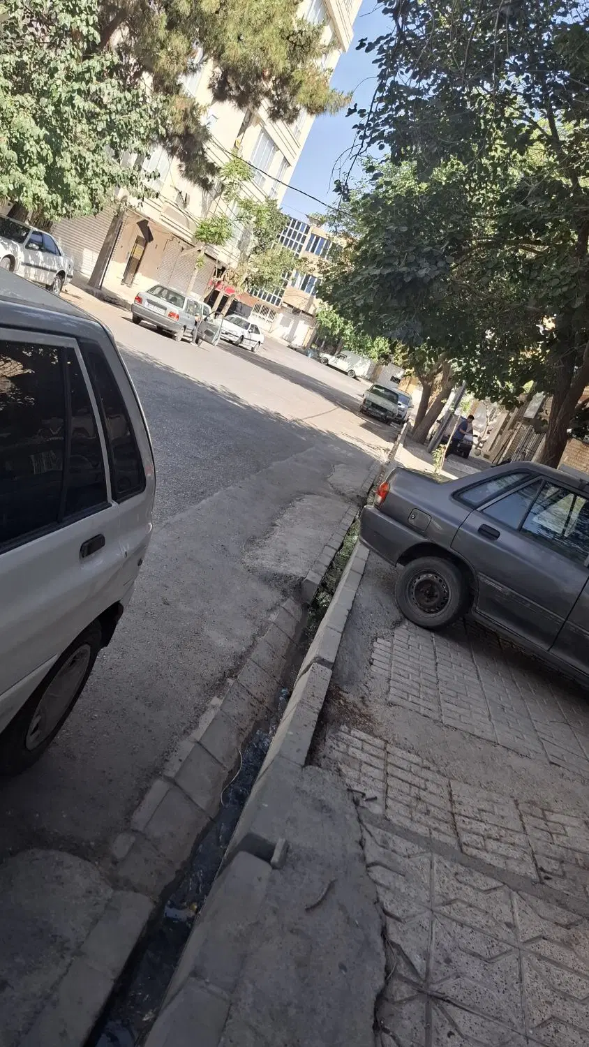 مغازه 20 متر حاشیه رضوان کف سرامیک