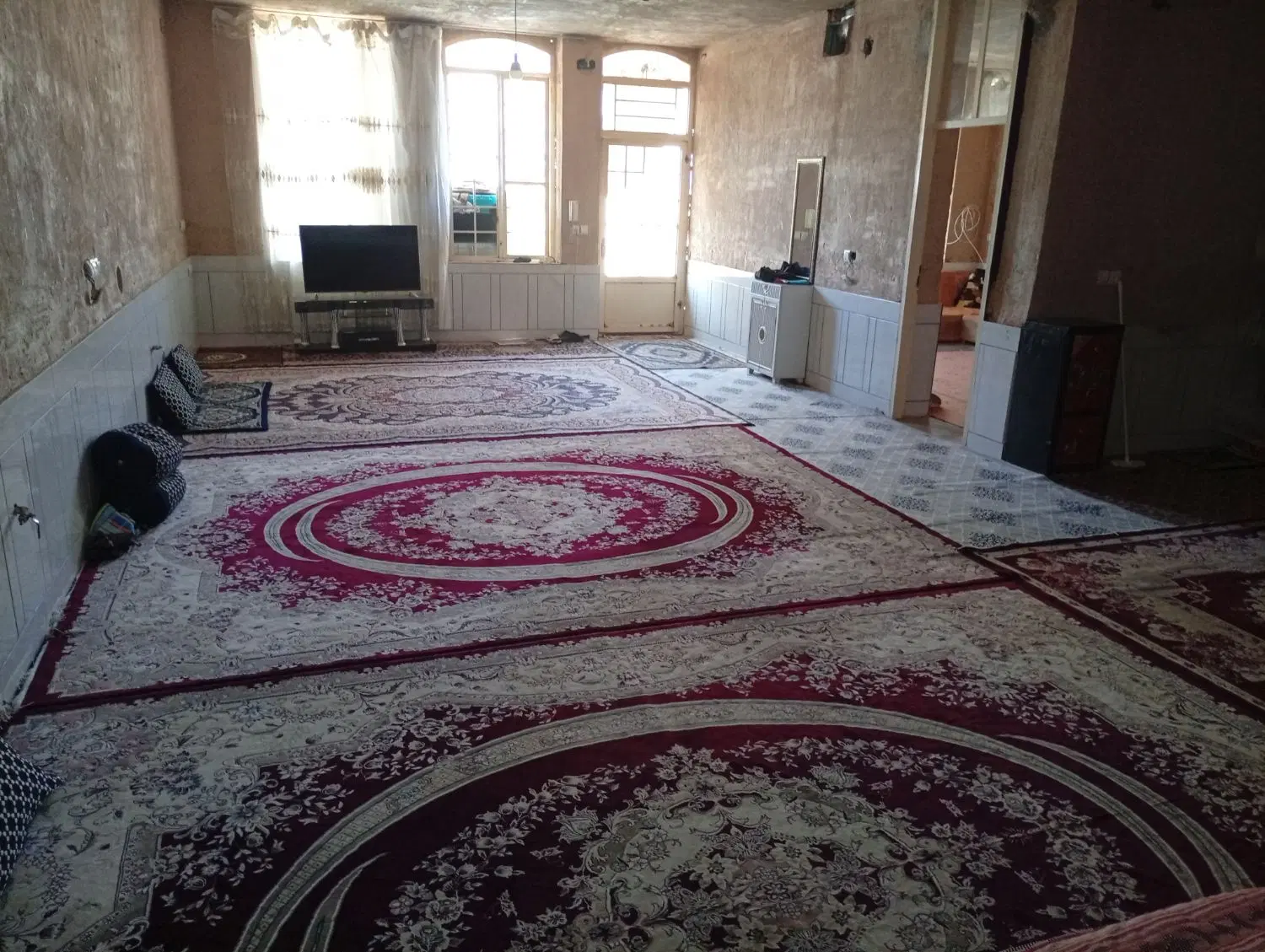 خانه مسکونی واقع در خیابان شصت متری کوچه ۴۴