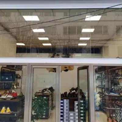 تجاری بر خیابان اصلی ۱۳۶ متر