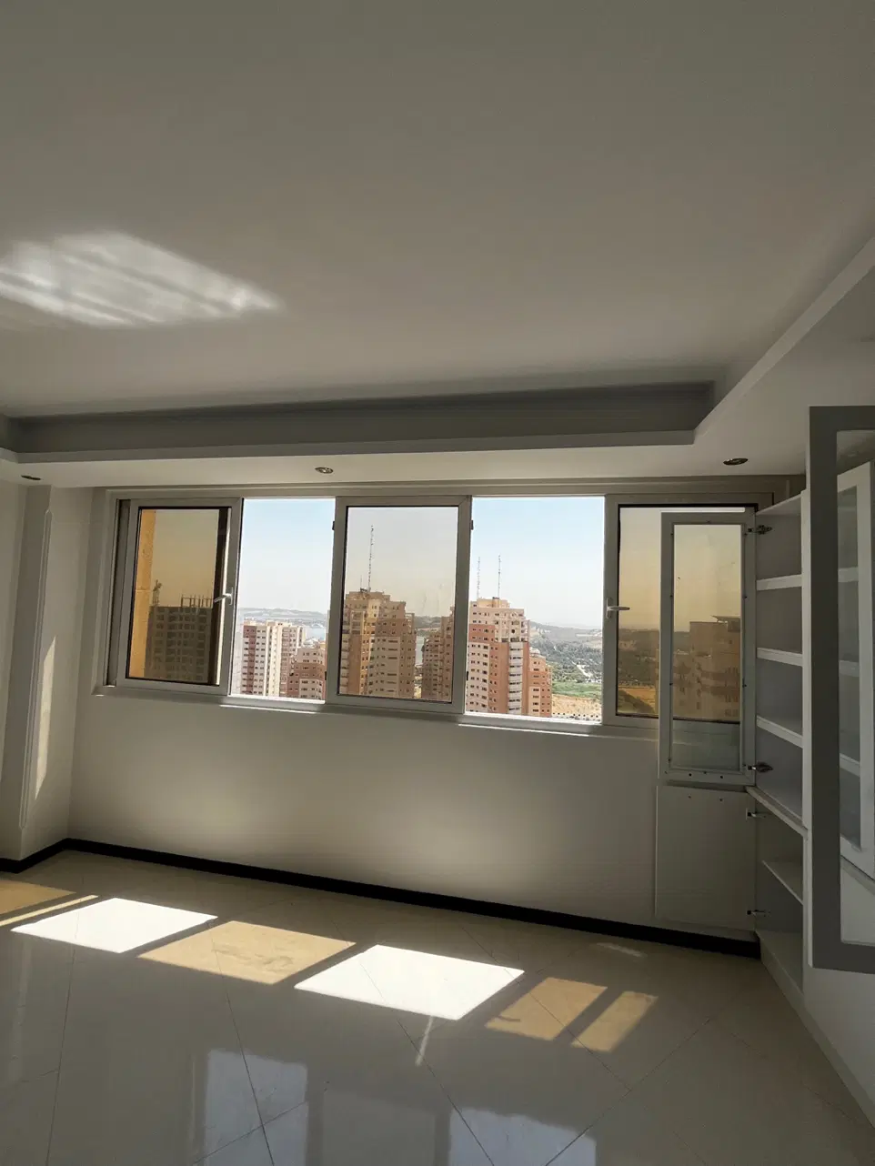 ۱۱۰متر دو خواب   جنوبی   رینگ اول دریاچه