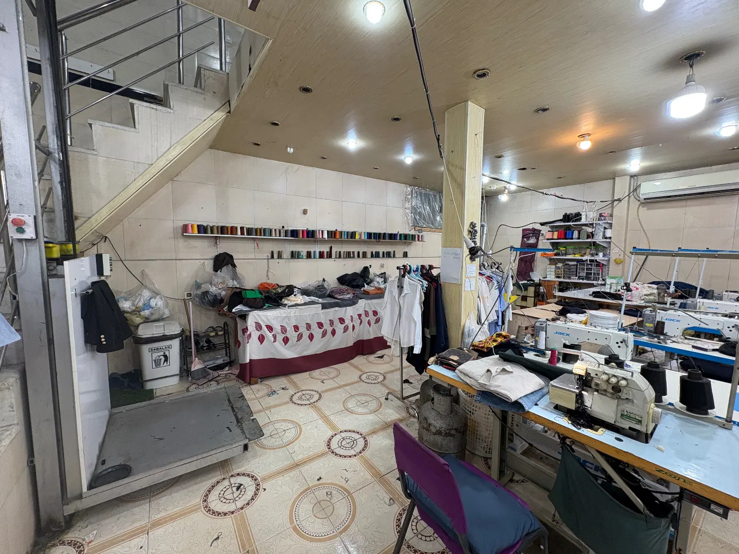 مغازه داخل بازار شماره ۲ لاهیجان