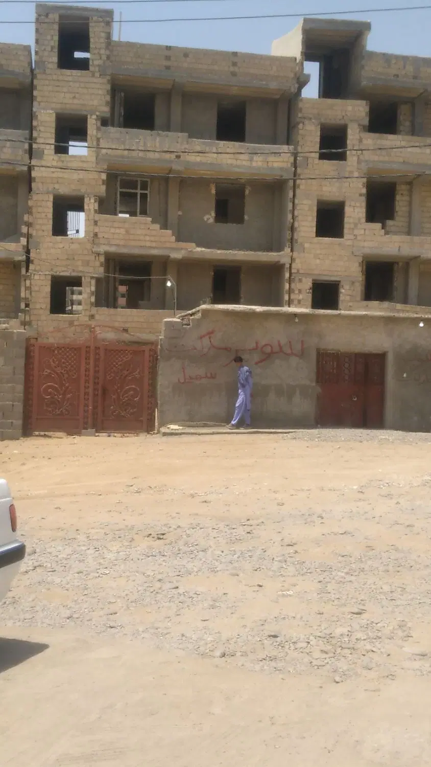 زمین فروشی  داخل کور خانه بهداشت