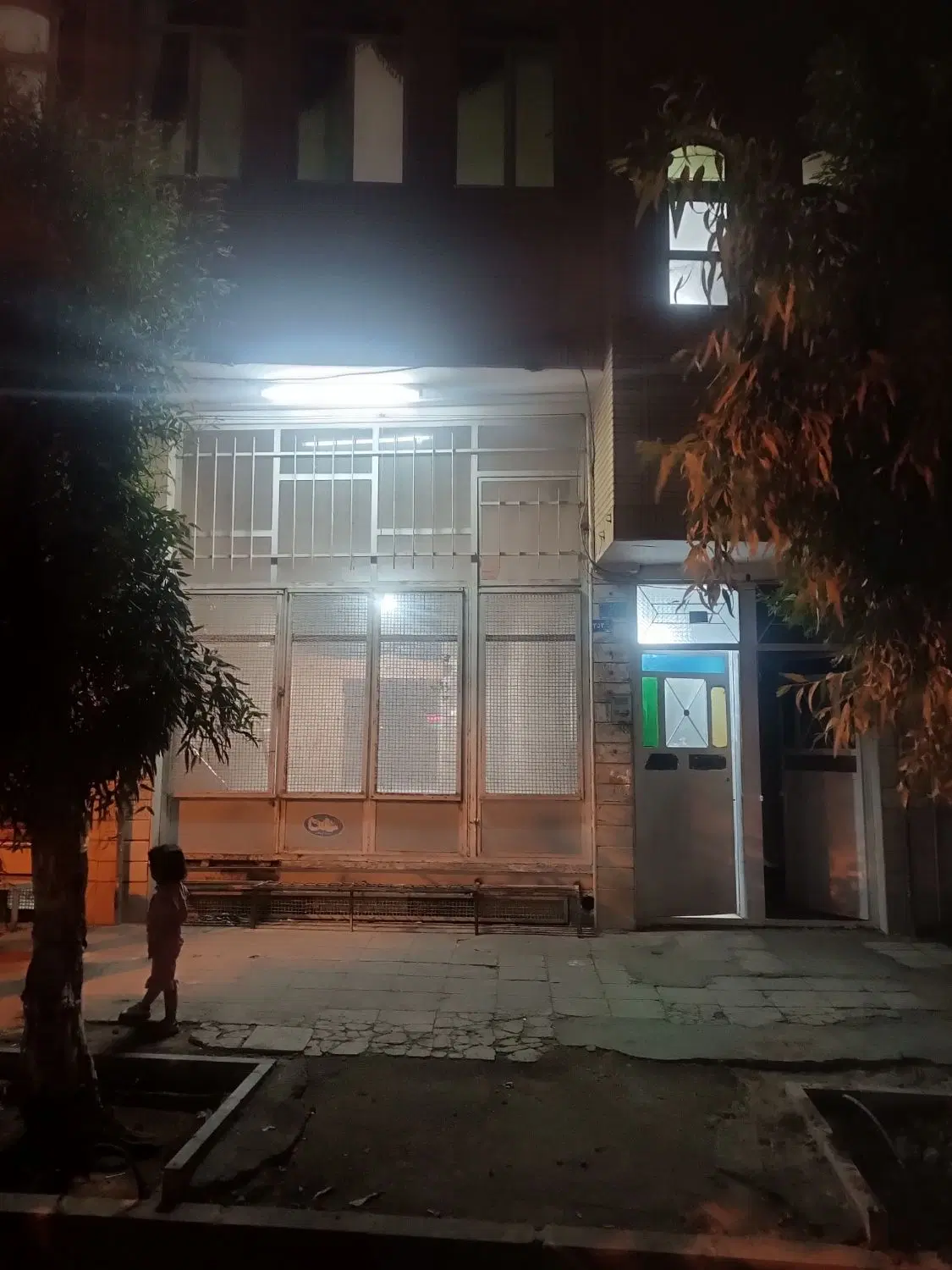 هشتاد متر مغازه بزرگ تجاری بحر خیابان شاهد