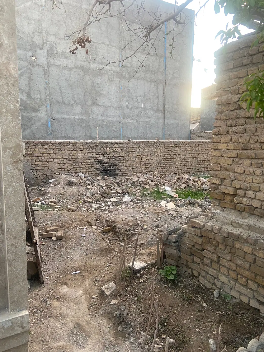 زمین فروشی