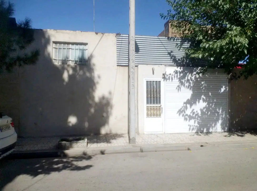 خونه ۱۱۰متری  حاشیه ۸ متر  میلان ۱۰ متری توس ۸۵