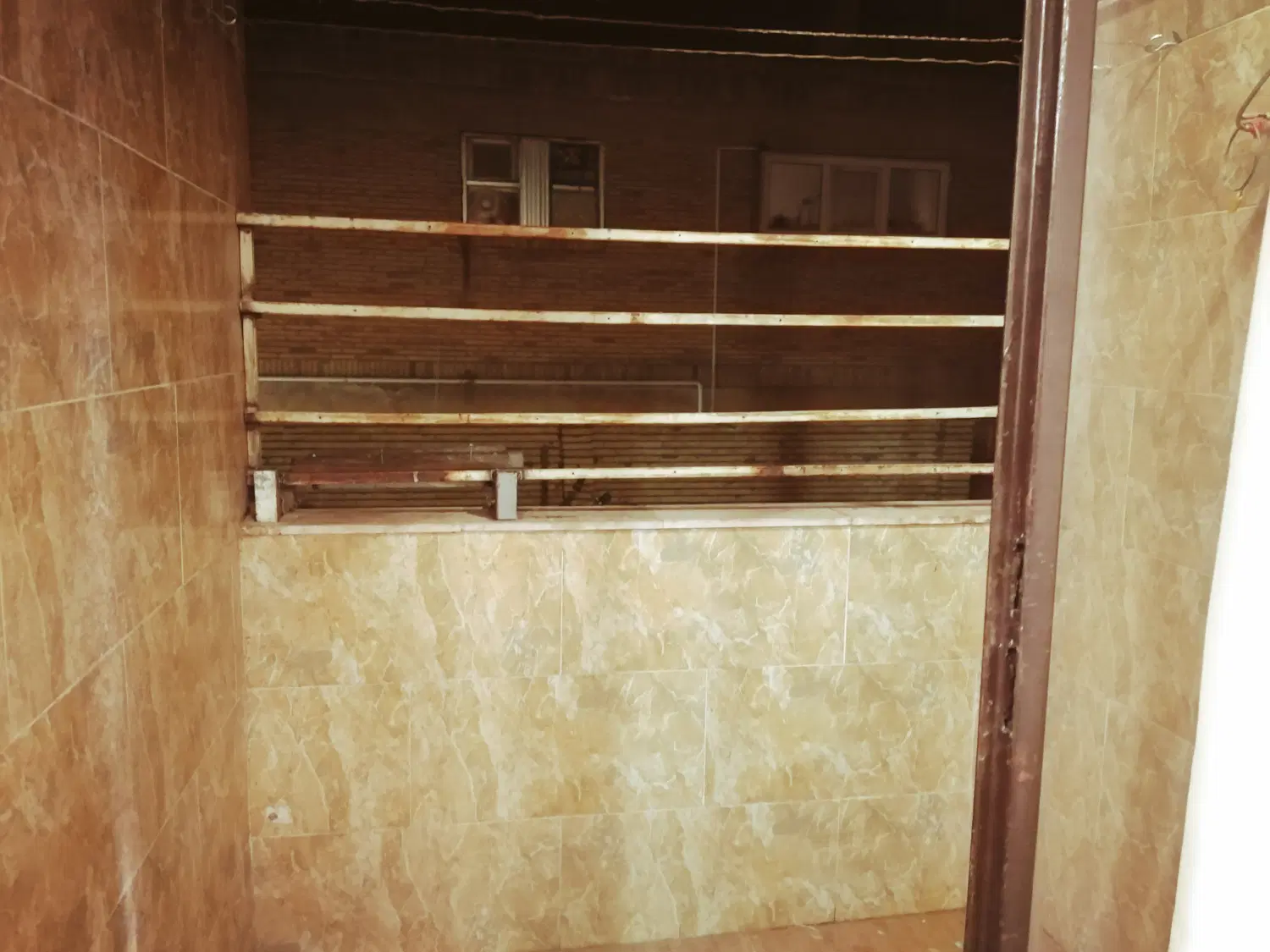 اجاره واحد دوخوابه واقع در خیابان 24 آذر کوچه 5