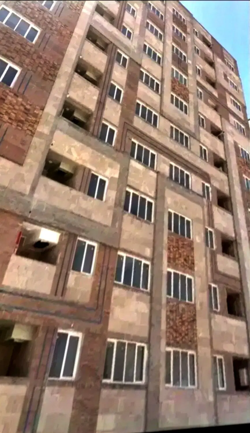 آپارتمان سروقامتان طبقات