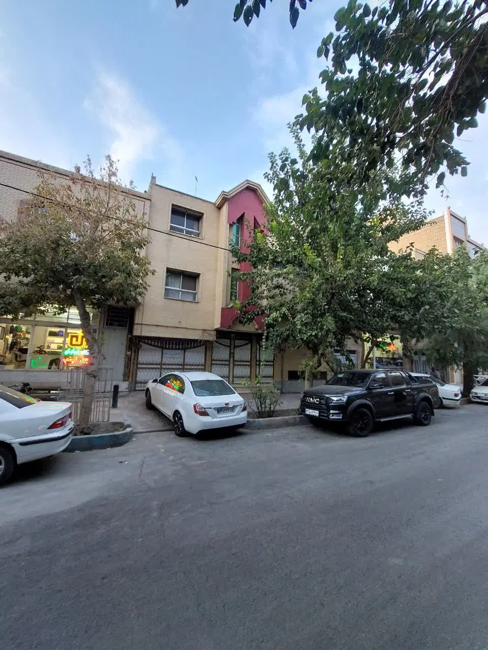 منزل مسکونی ۳ طبقه