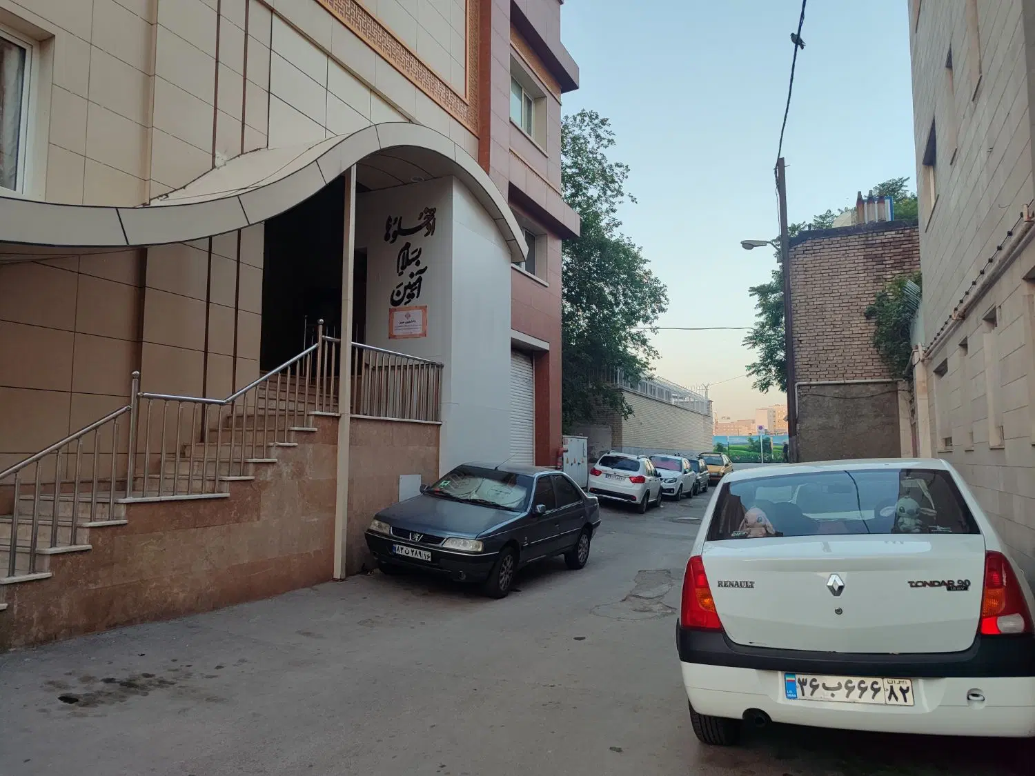 خانه دربستی در دو طبقه نزدیک حرم