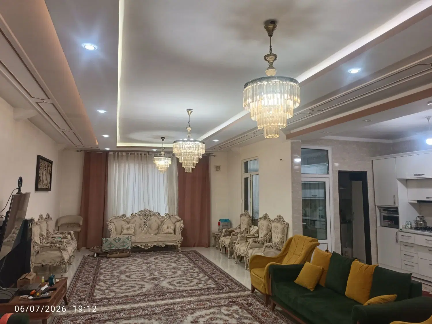اجاره روبه روی معبد متراژ 200 متر