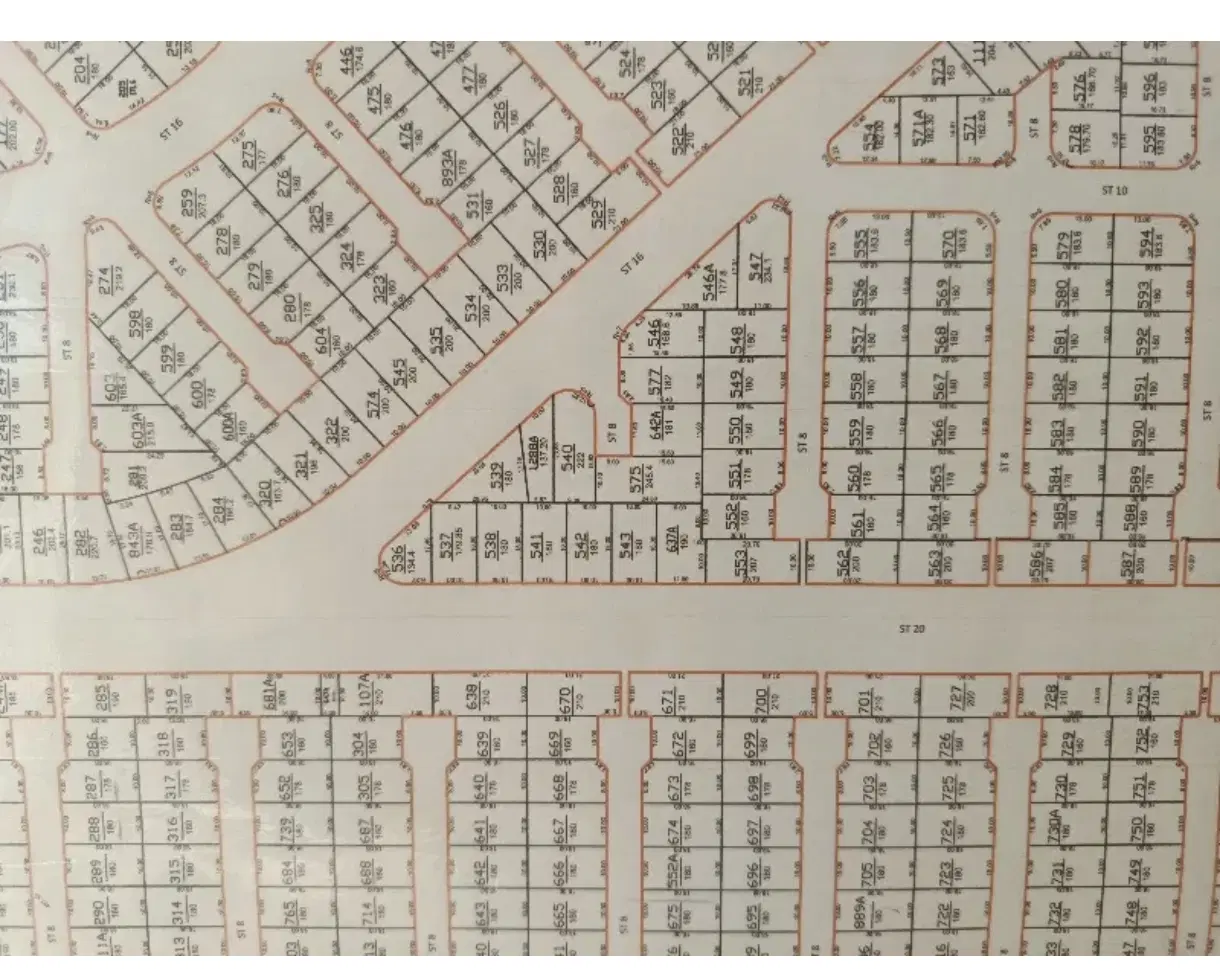 زمین نزدیک مثلث طلایی