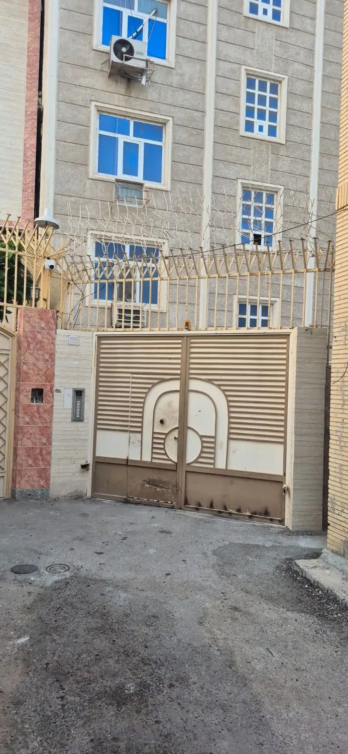 درخواست همخانه
