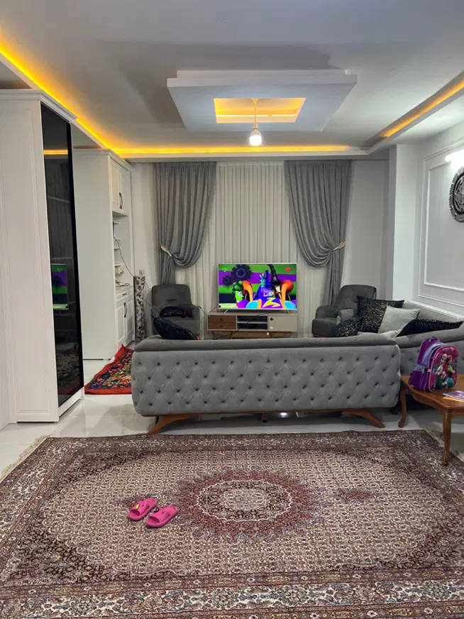 اپارتمان طبقه دوم پوازاد