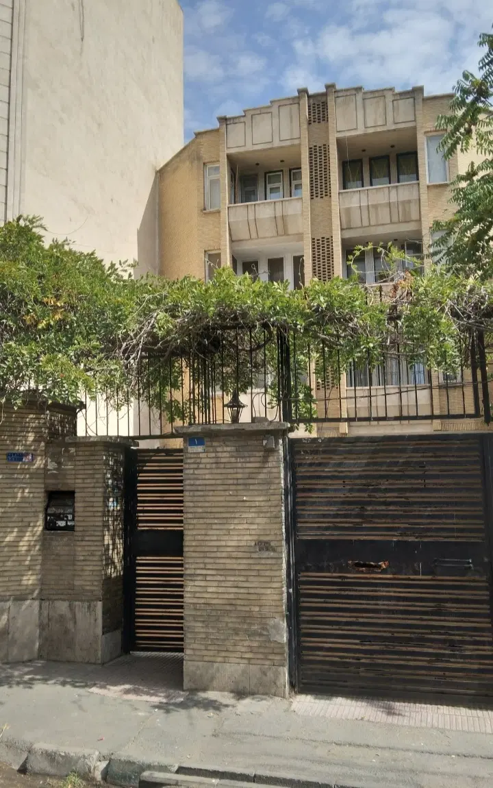 واحد ۷۰ متری چهارراه ولیعصر