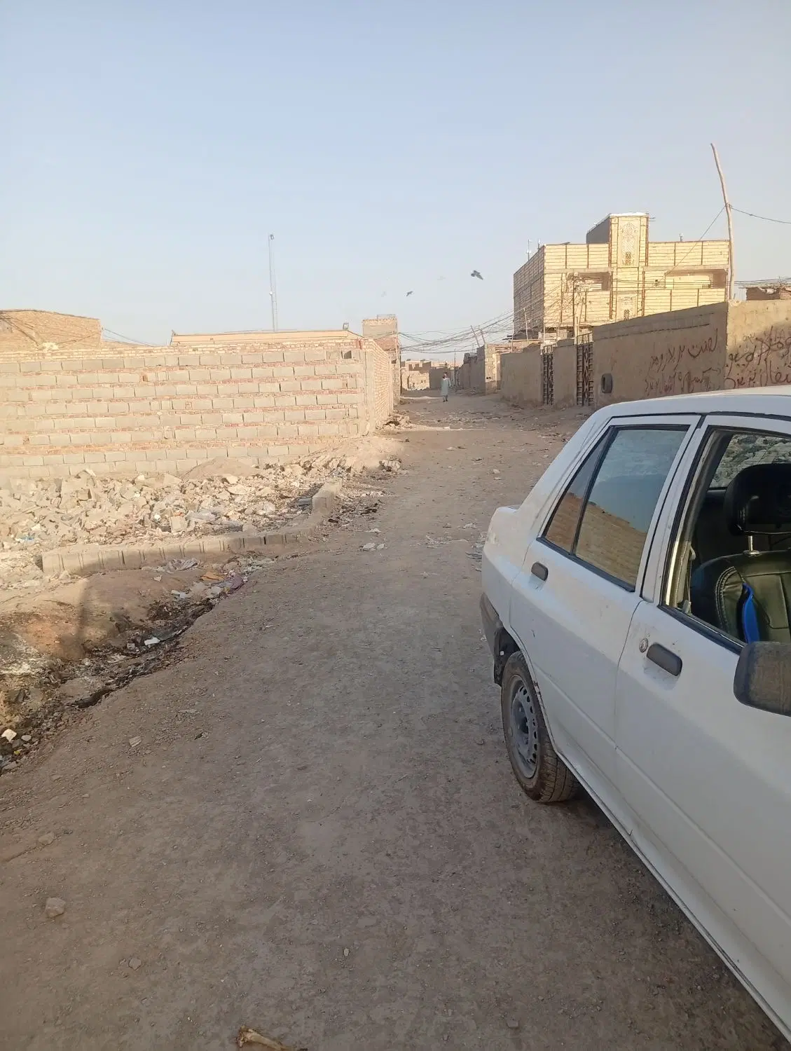 زمین فروشی