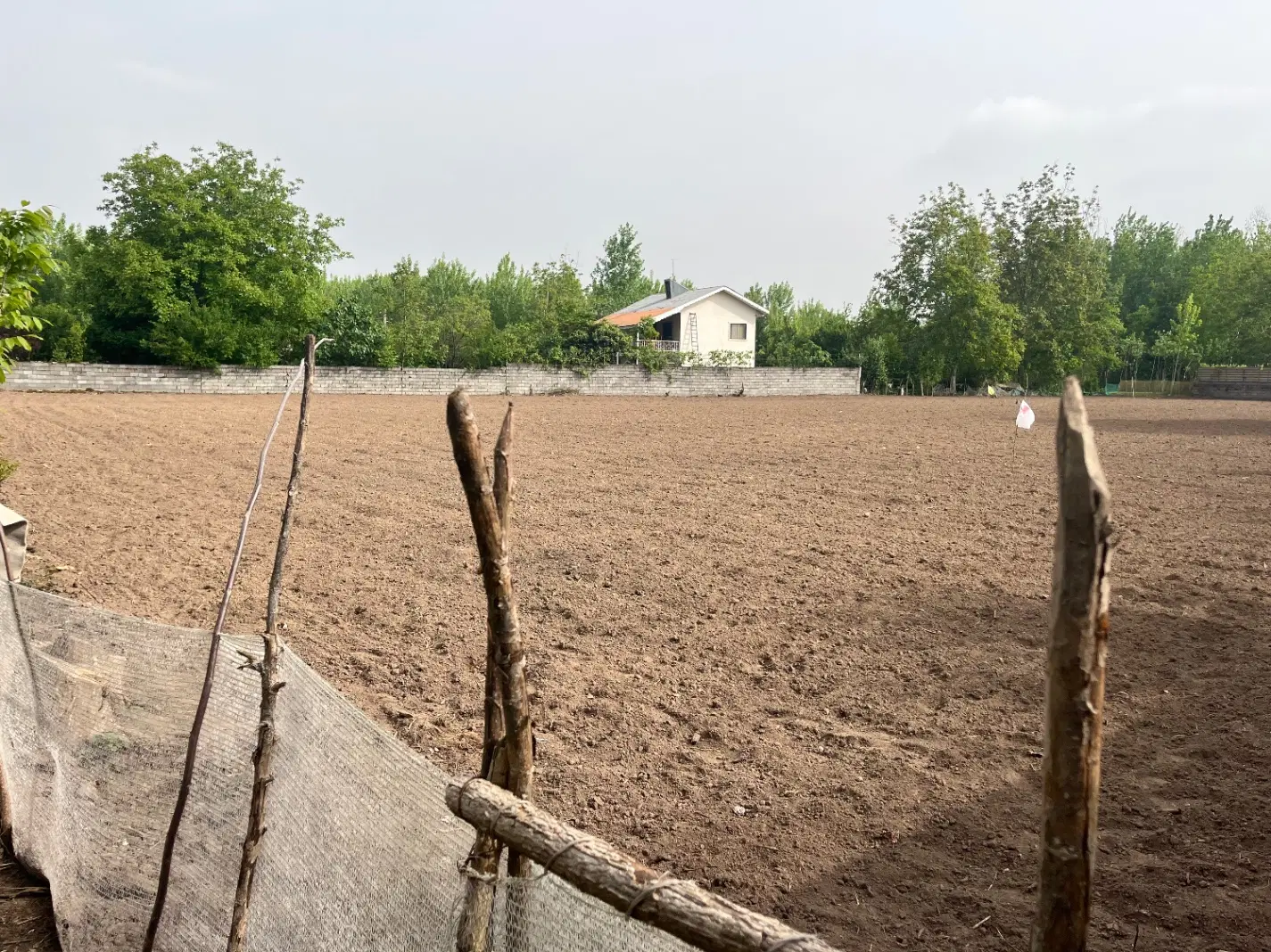 یک قطعه زمین مسکونی 3845