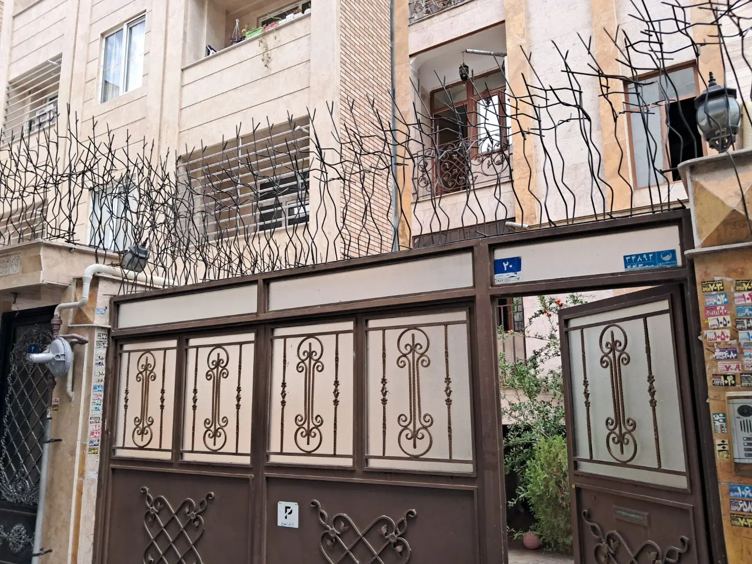 64 متری محمودیان فروزش ولیعصر امیریه