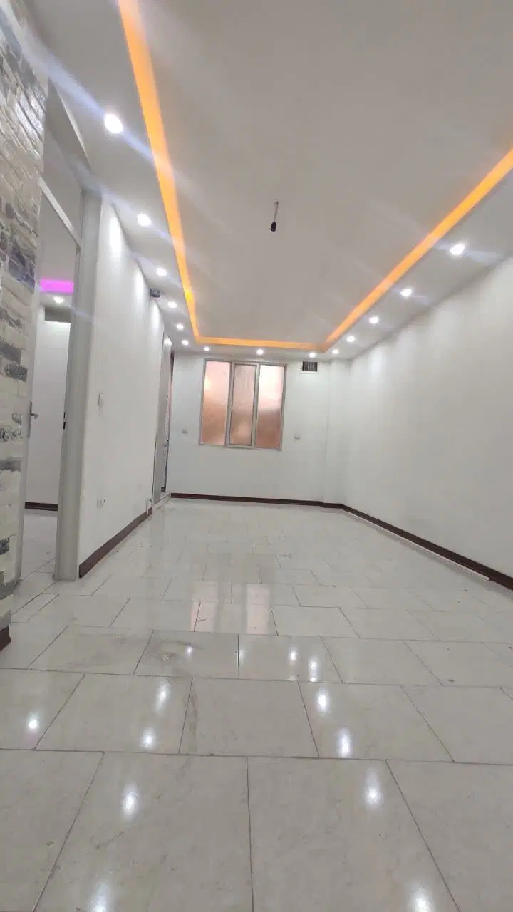 واحد ۶۵ متری بسیار شیک وخوش نقشه