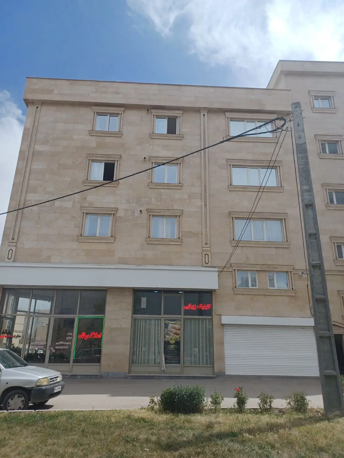 اجاره واحد مسکونی طبقه ۳  درخیابان ۳۵متری بعثت