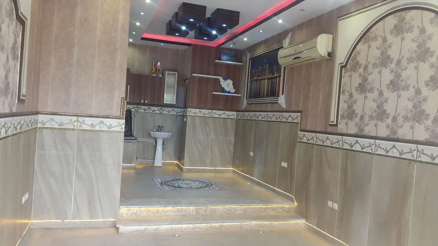 مغازه ۴۱ متر روبه بلوار مولانا