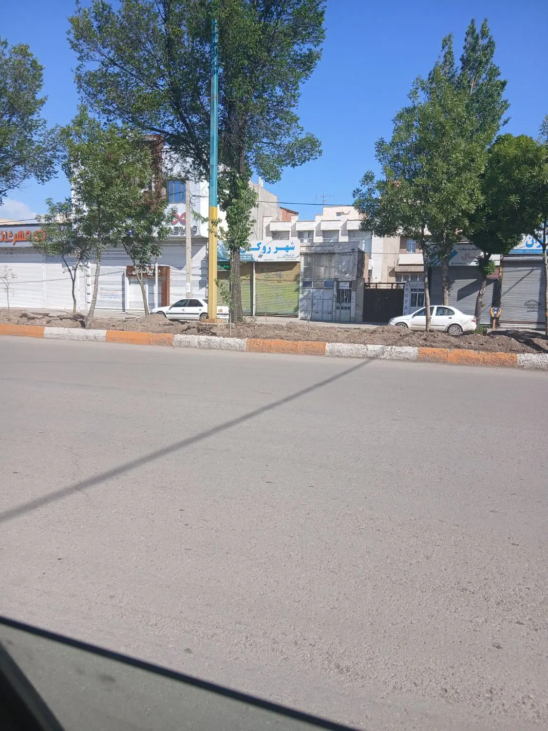 اجار مغازه برخیابان دروازه مشکین به طرف میدان مادر