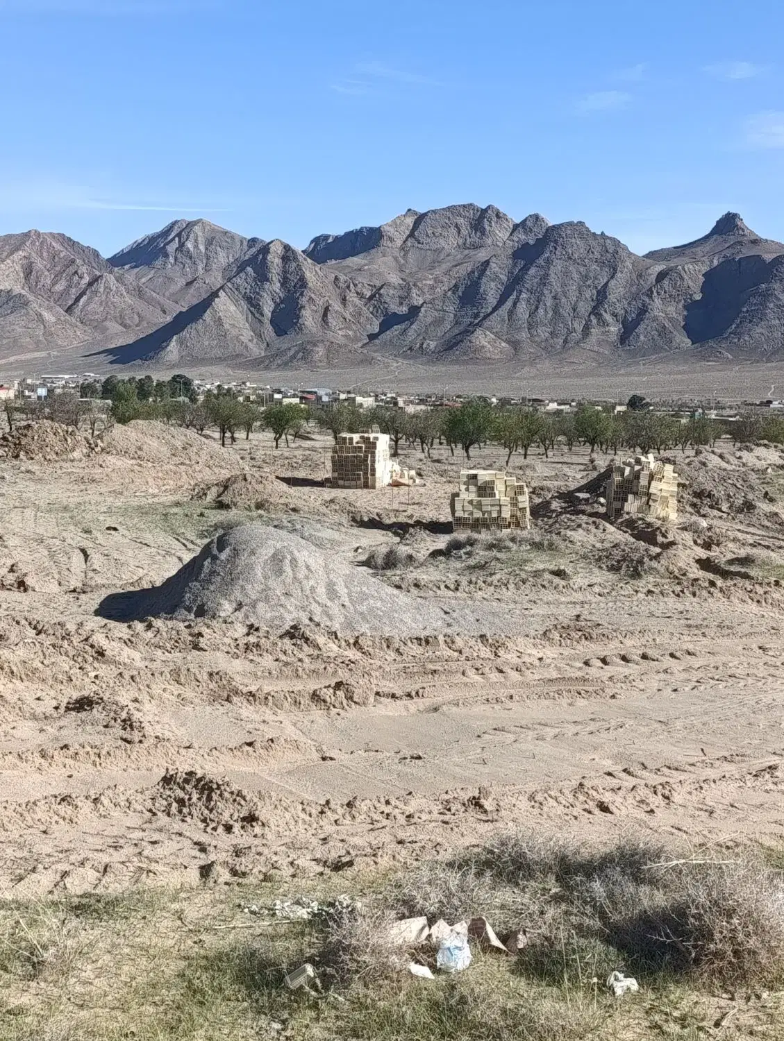 زمین تنگ چنار۲۸۰ متر .روستای حاج محمدعلی