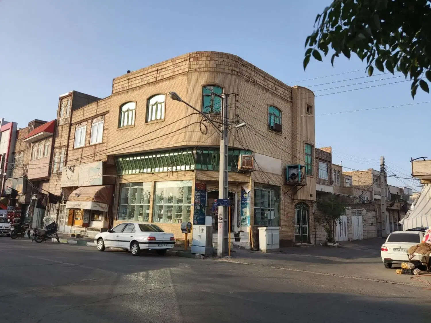 مغازه تجاری مسکونی گلزار شهدا