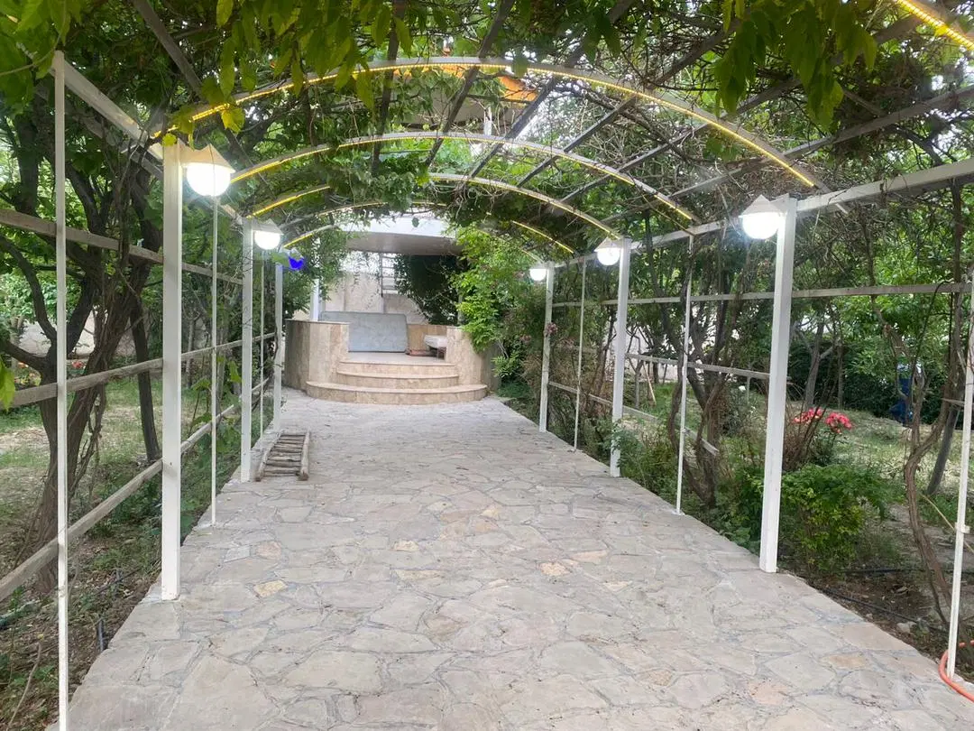باغ ویلا درمنطقه ای بسیارخوش آب وهوا(شاندیز-گراخک)