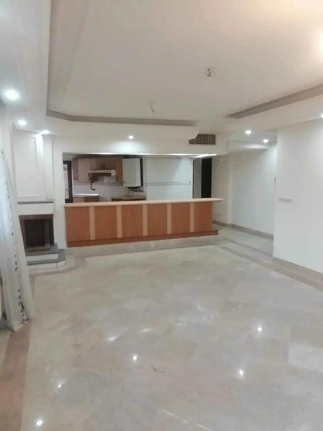 اپارتمان پشت پارک ازادگان