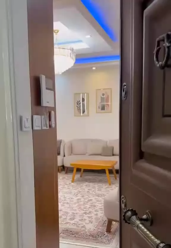 اپارتمان83متری فول امکانات