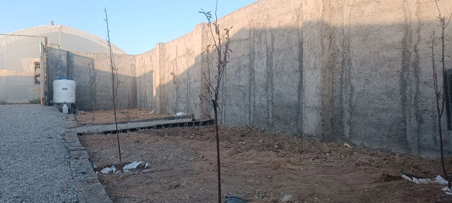باغجه چهار دیواری گلزار بالا
