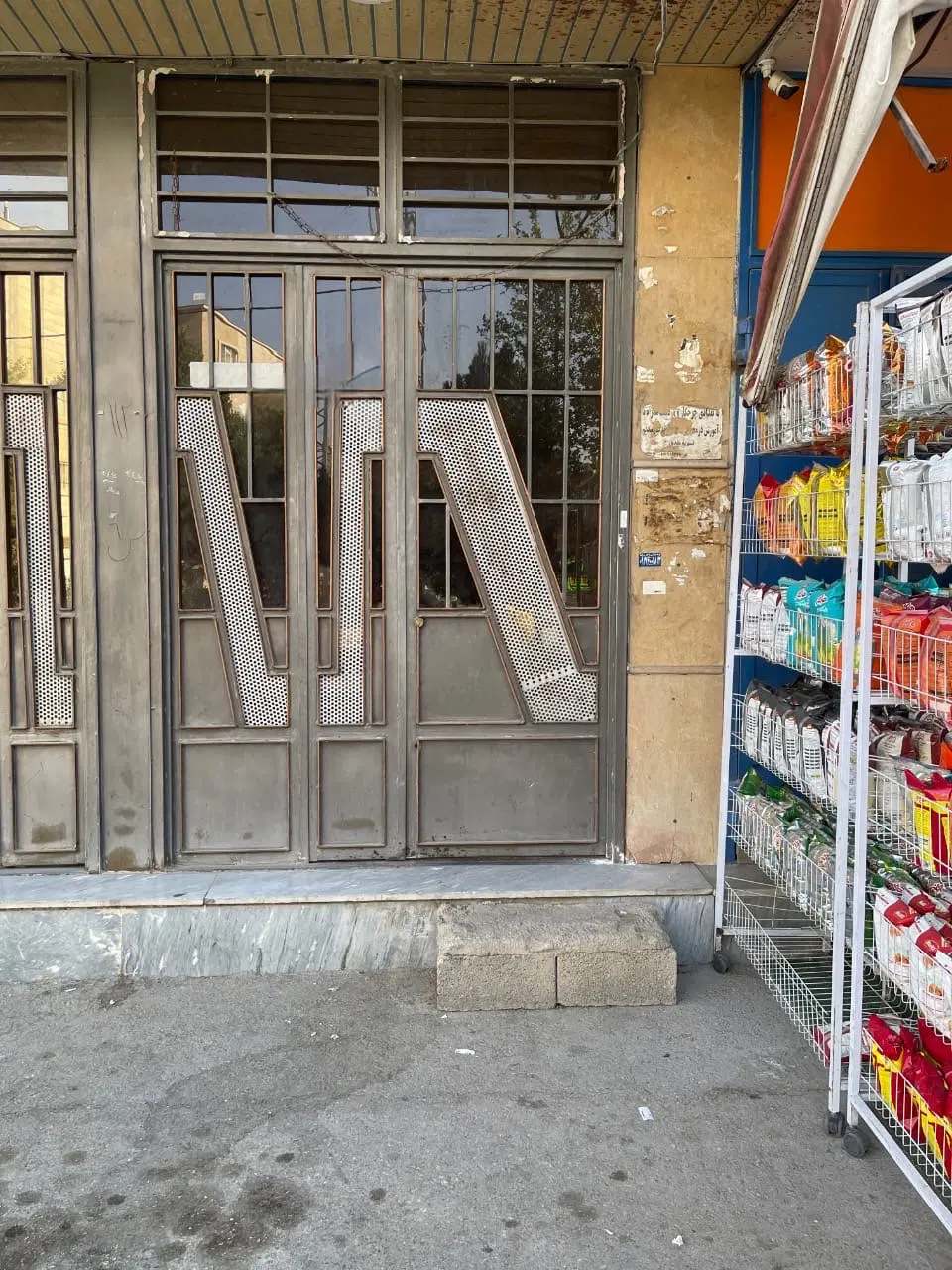 رهن و اجاره یک باب مغازه ۱۲ متری