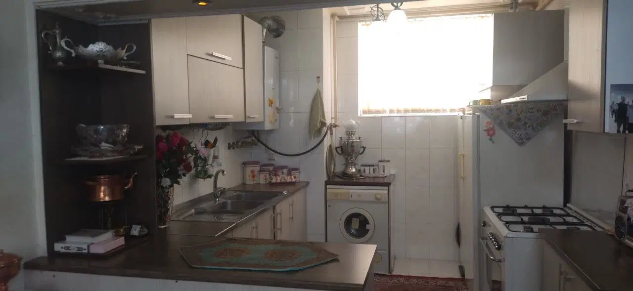 آپارتمان تندیس ۱۸