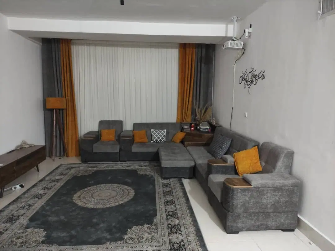 آپارتمان شیک و خوش‌نقشه.