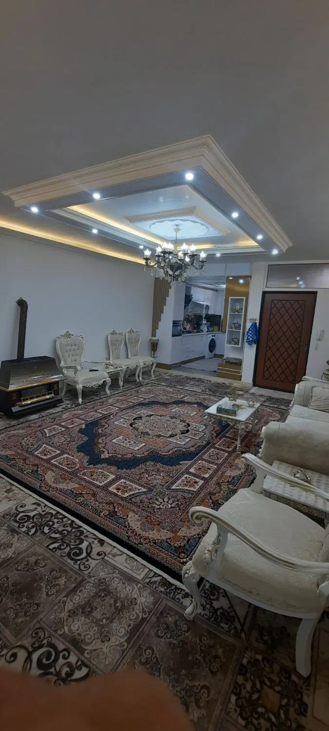 دو طبقه با بهار خواب