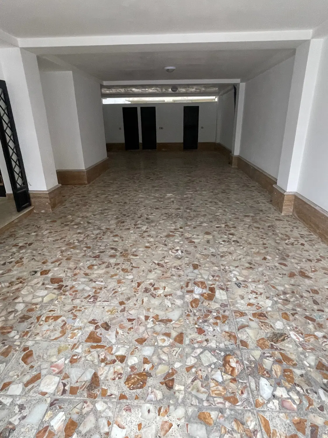 رهن و اجاره آپارتمان دوخوابه خیابان معلم