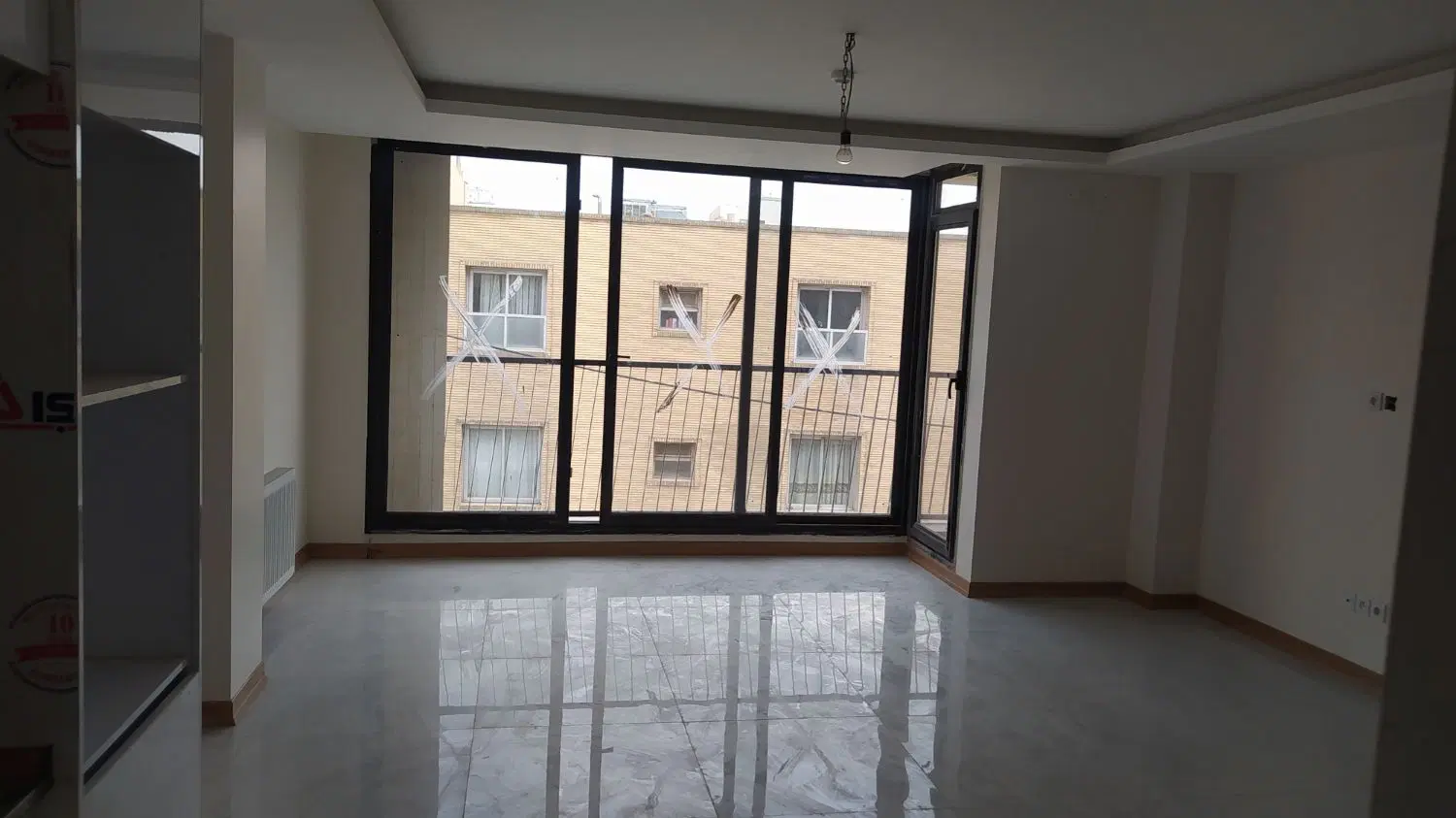 آپارتمان ۹۸ متری فلکه احمدآباد