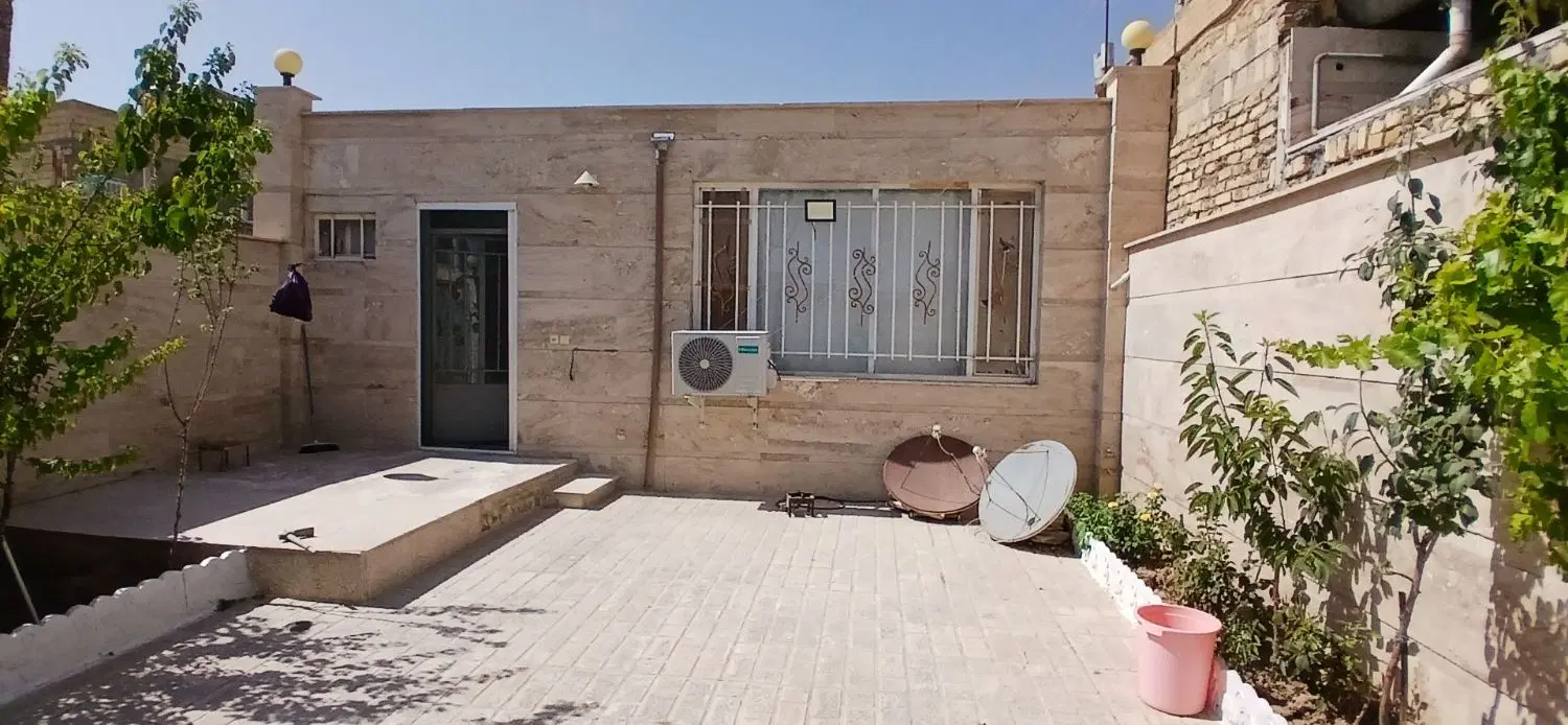 خانه ویلایی نوساز حاجی اباد۱۵۲متری.