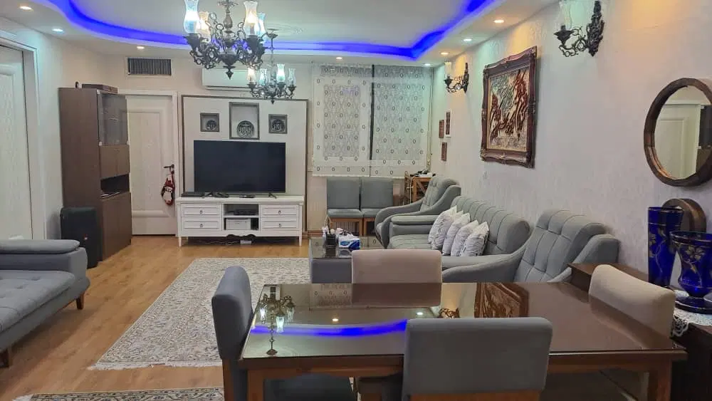 سعادت آباد 135متر 3 خواب یک قدمی نان سحر میدان هنر