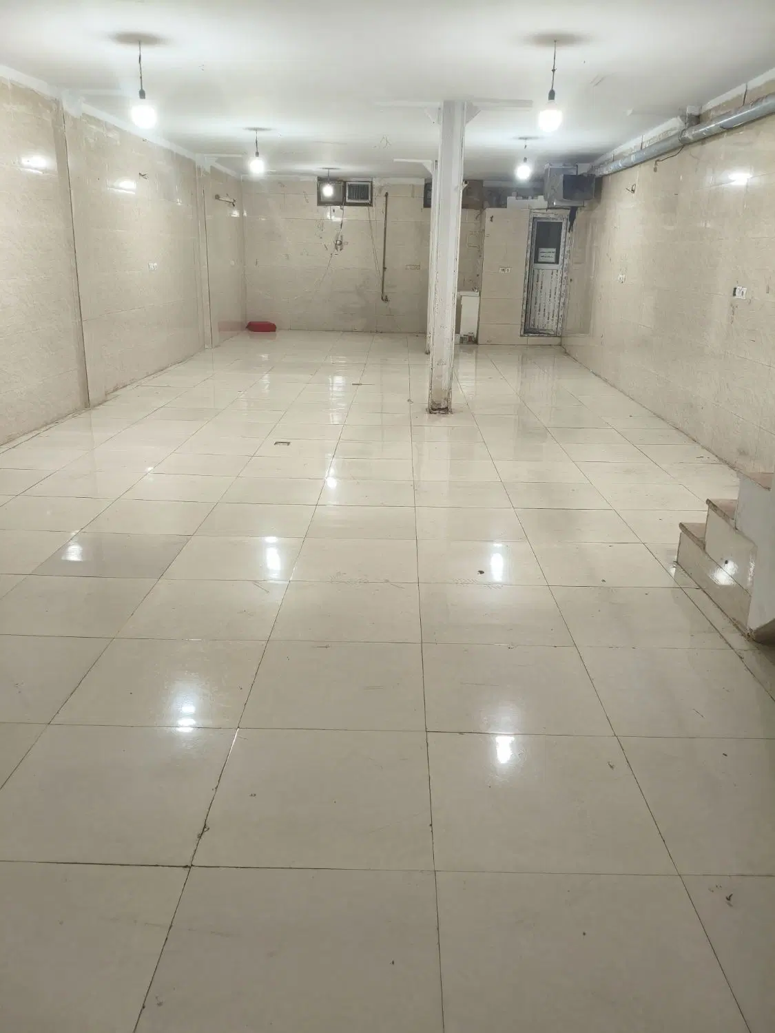 زیرزمین به متراژ ۱۰۰ متر اجاره ای