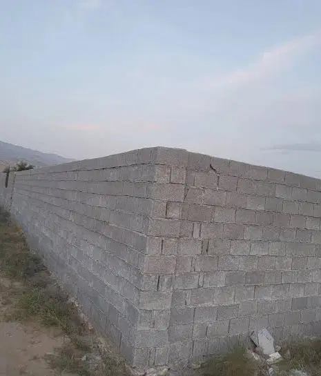 زمین باغی با دیوار