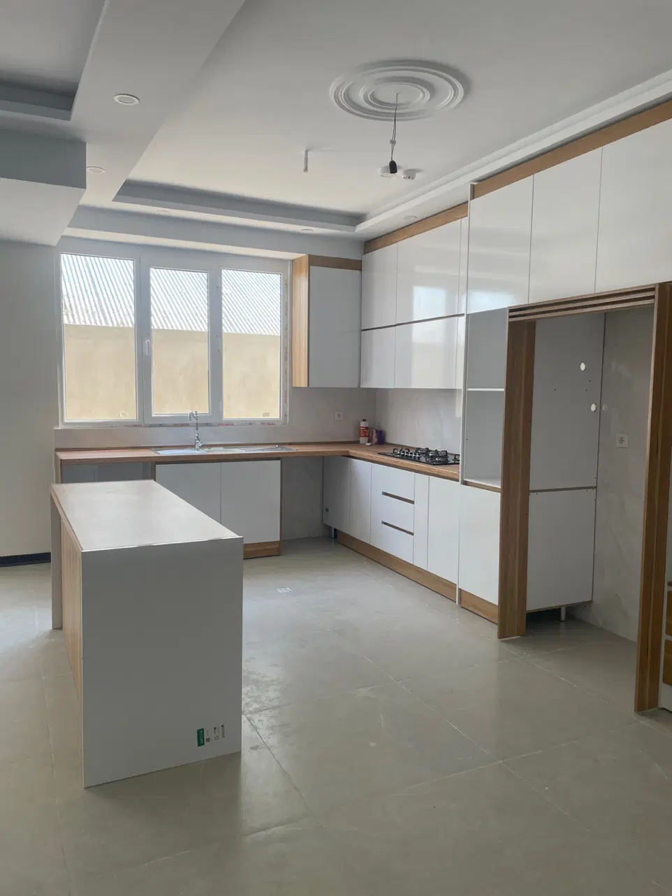 آپارتمان فول امکانات ۱۲۱متری دولت اباد شهرری
